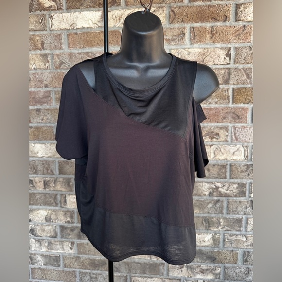 Lululemon No Inhibitions Tee
Black Size 10 - Picture 6 of 11